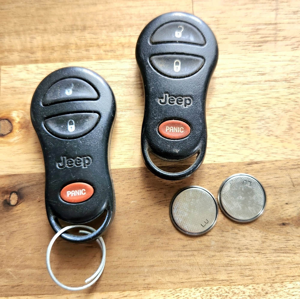 OEM Jeep 2001 Key Fob Set Of Two Model GQ43VT9T Part Number 56036859 3 Button